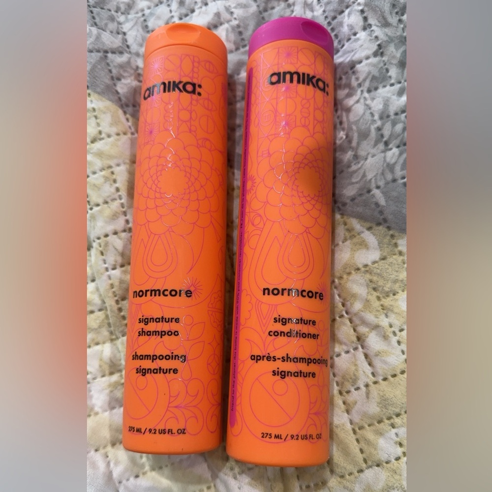 Amika normcore Signature Shampoo & Conditioner